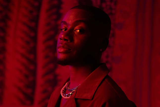 Portrait of DJ ForTunes, professional DJ artist using Serato DJ Pro, the world's top DJ software.